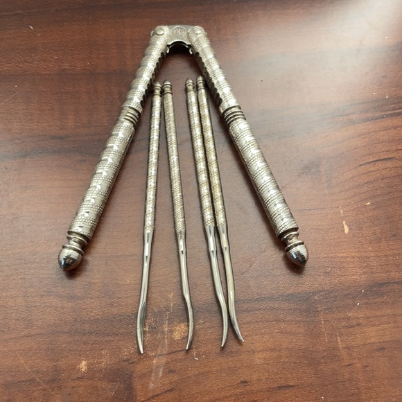 Vintage 6 pc Nutcracker Set Wood Nut Bowl Picks Nutcracker Vintage Souvenir - Picture 8 of 10